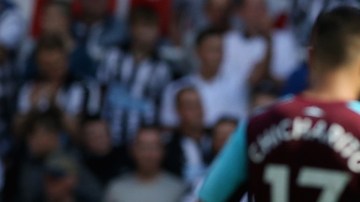 Javier "Chicharito" Hernández no pudo evitar la derrota del West Ham