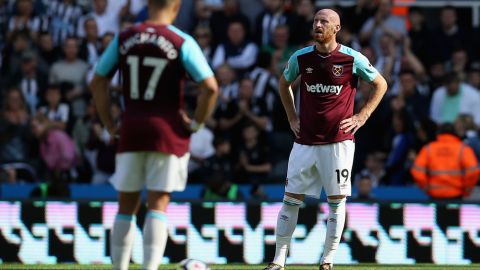 Javier "Chicharito" Hernández no pudo evitar la derrota del West Ham