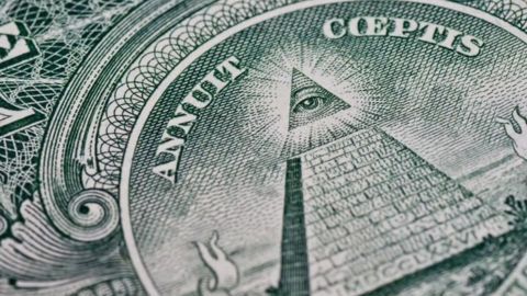 Algunos creen que en el billete del dólar estadounidense hay signos de la influencia de los illuminati.