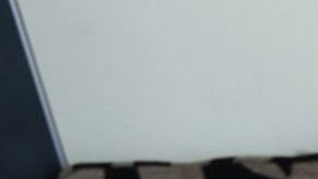 John decidió subastar su viaje de luna de miel.