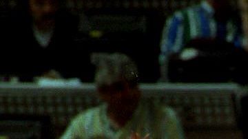 Un joven Óscar de la Hoya celebra al ganar la medalla de oro de peso ligero de boxeo en los Juegos Olímpicos de Barcelona 1992.