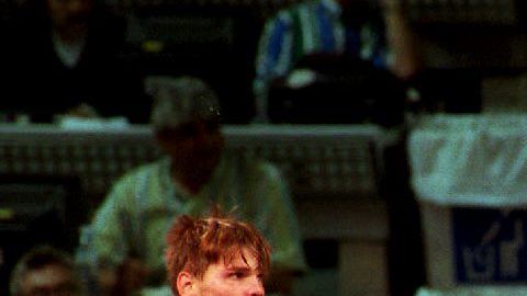 Un joven Óscar de la Hoya celebra al ganar la medalla de oro de peso ligero de boxeo en los Juegos Olímpicos de Barcelona 1992.