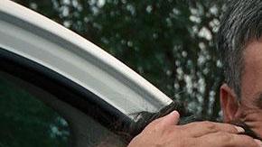 Madre e hijo se reúnen después de 48 años sin verse.