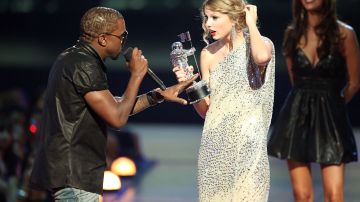 Taylor Swift y Kanye West en los MTV VMAs del 2009