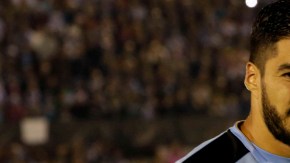 Messi y Suárez posaron en el Centenario para apoyar la candidatura de sus países para organizar el Mundial de 2030.