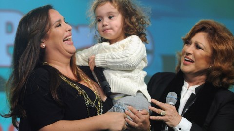 Angélica Vale junto a su hija Angélica Maciel y Angélica María