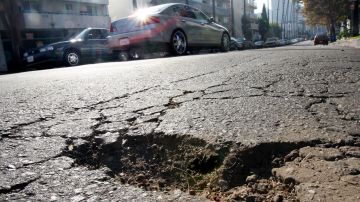 En 2008, el ex alcalde Antonio Villaraigosa lanzó una campaña para reparar las calles de Los Ángeles.