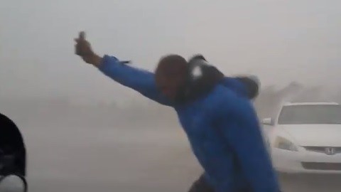Juston Drake, meteórologo que desafía a la naturaleza