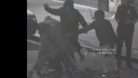 Pararon la agresión al ver que una víctima sangraba de la cabeza