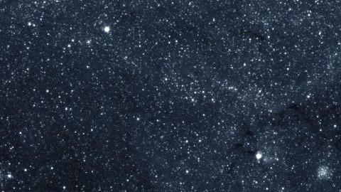 El planeta gaseoso descubierto Kepler-16b orbita alrededor de sus dos estrellas.