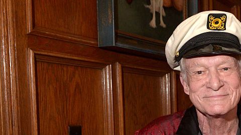 Hugh Hefner y su esposa