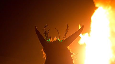 La quema de la réplica de un hombre le da el título al festival Burning Man.