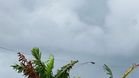Turistas y residentes de Florida están bajo avisos de evacuación el huracán Irma.