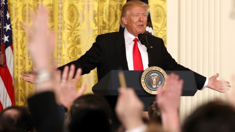 Trump quiere dar un "gran regalo navideño" a los más ricos de EEUU