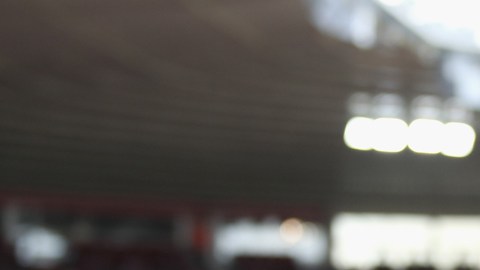 El West Ham, donde milita "Chicharito" Hernández, duplicará los ingresos por la subasta