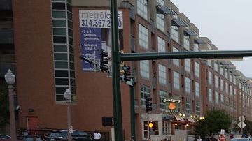 Cientos de personas protestan por la absolución del expolicía que mató a Anthony Lamar en 2011.