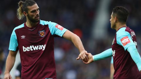 Javier "Chicharito" Hernández consiguió su tercer gol en la Premier League