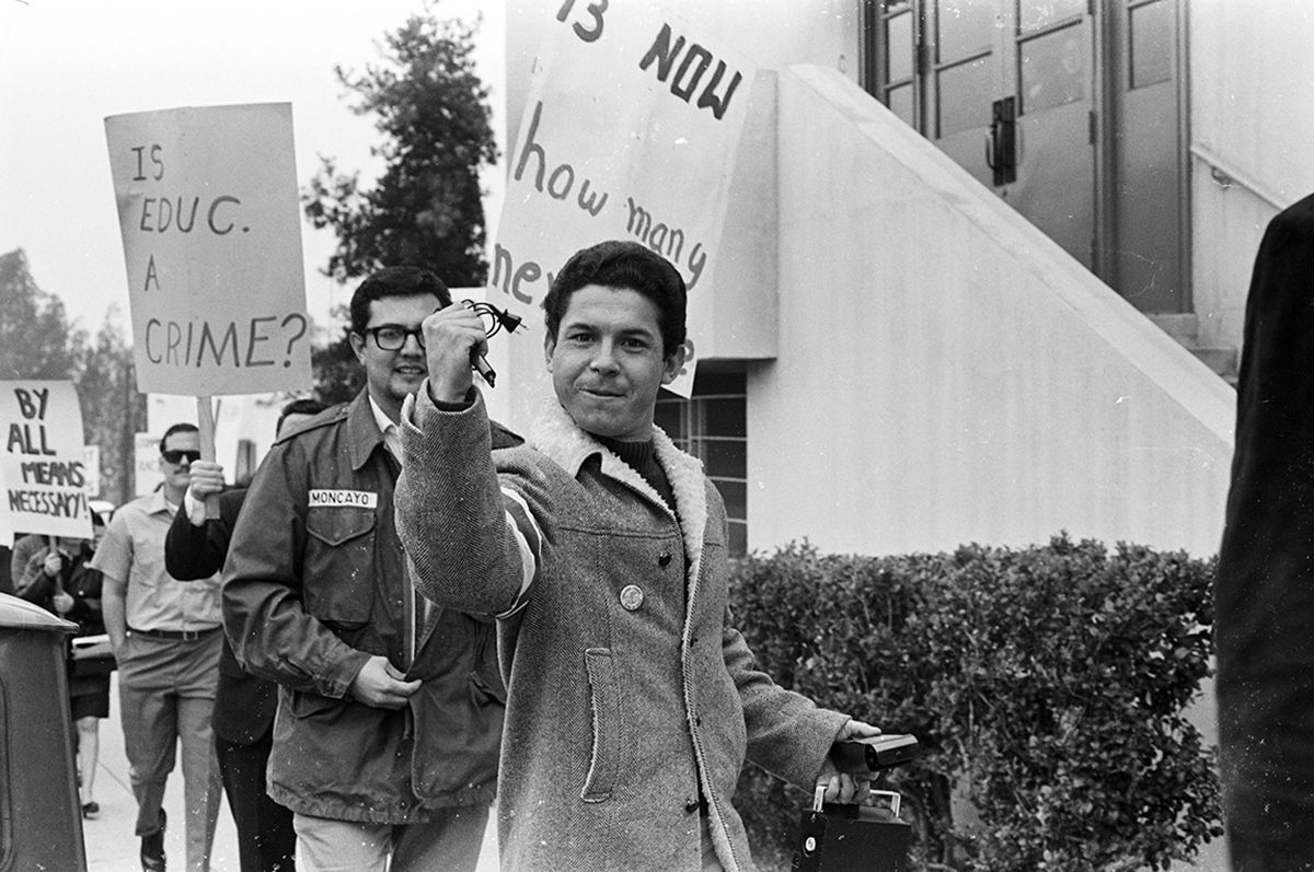 Distrito escolar de Los Ángeles celebra manifestaciones estudiantiles de 1968, pero pide no salir a exigir control de armas