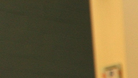 La maestra Tamara Garfio  siendo abrazada por sus alumnos de tercer grado en la escuela primaria de Maywood .
