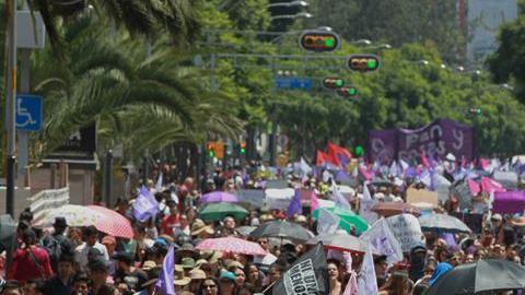 Mujeres marchan para exigir justicia ante feminicidios