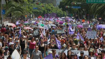 Mujeres marchan para exigir justicia ante feminicidios