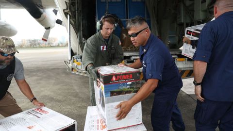 Trump describió los esfuerzos de las agencias federales para ayudar a los millones de damnificados en Puerto Rico.