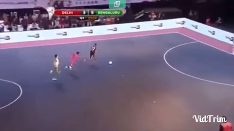 Ronaldinho hizo un caño y sin tocar el balón