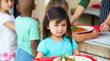 La comunidad escolar está muy preocupada por el desabasto de alimentos. Esto ha impactado en la diversidad de almuerzos escolorares, ahora son limitados.