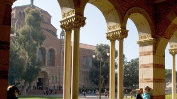 En total, UC inscribió a 20,000 estudiantes de transferencia este año, la mayor cantidad en su historia.