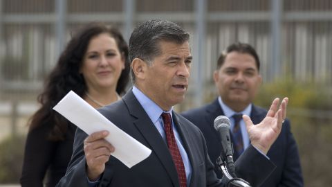 El fiscal general del estado de California, Xavier Becerra, es parte de una demanda de estados contra la nueva veda (Foto archivo)