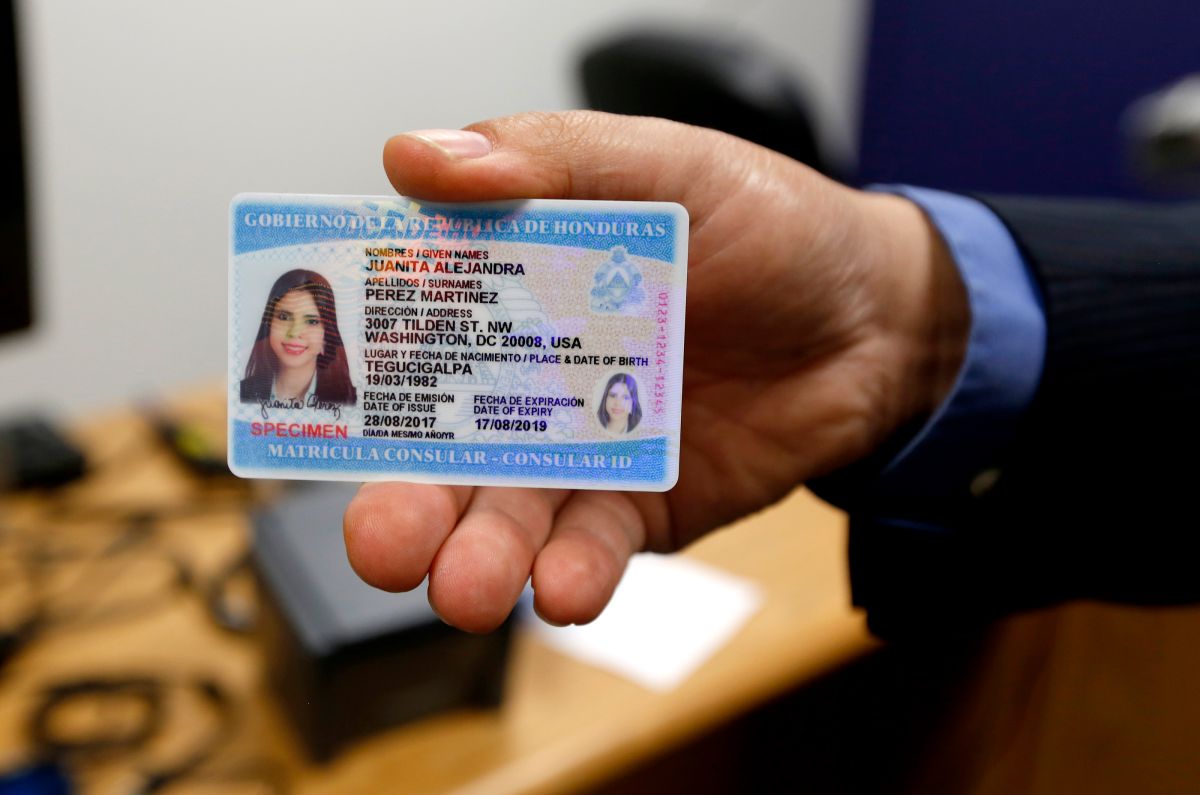 La nueva matrícula consular de Honduras se empezará a emitir este martes 10 de octubre. (Aurelia Ventura/ La Opinion)