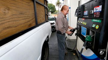 Los conductores están descontentos con la subida al precio del galón de gasolina. / Foto: Aurelia Ventura.