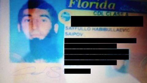 Imagen de la licencia de conducción que portaba el atacante en el mometo de su arresto. (NYPD)