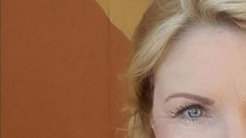 Retrato de Dana Gardner, cuyas hermanas han ido a hablar con donantes de sangre