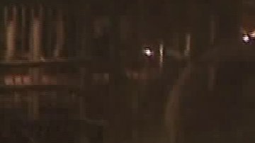 El incendio se produjo después de una explosión reportada en el área alrededor de las 10:30 p.m.