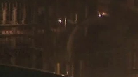 El incendio se produjo después de una explosión reportada en el área alrededor de las 10:30 p.m.