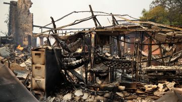 Uno de los hogares calcinados por los incendios en el norte de California.