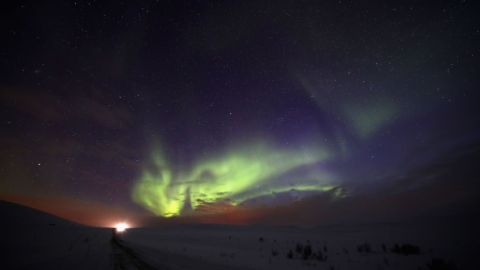 La aurora boreal es uno de efectos de las tormentas solares.