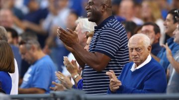 Magic Johnson celebra el boleto de los Dodgers a la Serie Mundial