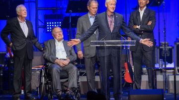 Los cinco expresidentes asistieron a un concierto benéfico por las víctimas de los huracanes