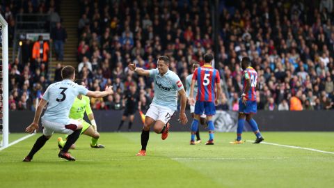 "Chicharito" Hernández abrió el marcador al minuto 31