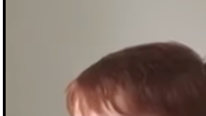 Estos tres hermanos llevaban tiempo esperando un nuevo hermanito.