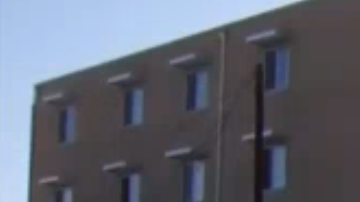 El sospechosos fue disparado cuatro veces en su apartamento
