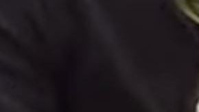 Anila Daulatzai, de 46 años, es profesora en Maryland Institute College of Art.