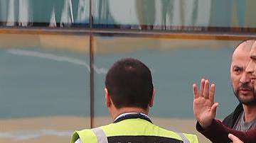 Paolo Guerrero al llegar a Lima. EFE