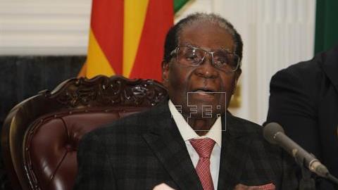 Robert Mugabe dimite como presidentede Zimbawe.EFE
