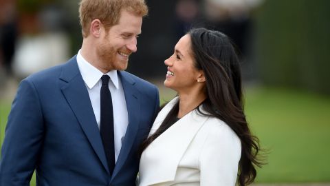 El príncipe Enrique junto a la actriz estadounidense Meghan Markle,