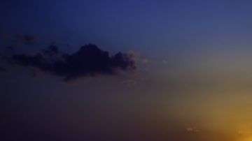 Los eclipses anulares se ven como un anillo de fuego en el cielo.