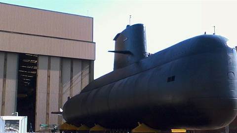 Iban 44 tripulalantes a bordo. Foto Archivo