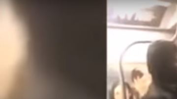 El hombre de origen latino defendió a la mujer y obligó a que el agresor se bajara del tren